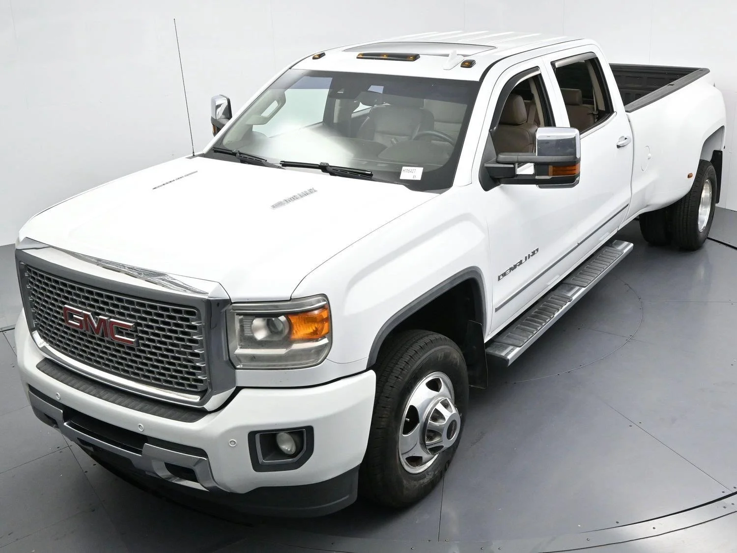 Used 2016 Summit White GMC Denali image 41