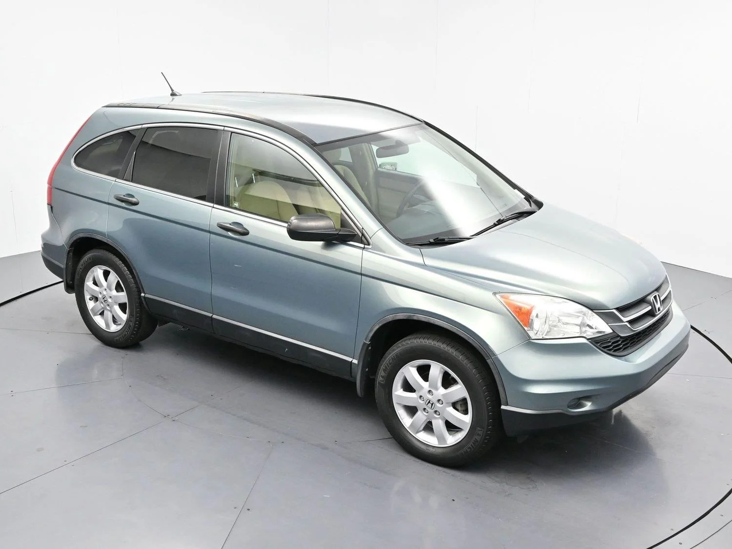 Used 2011 Opal Sage Metallic Honda SE image 33