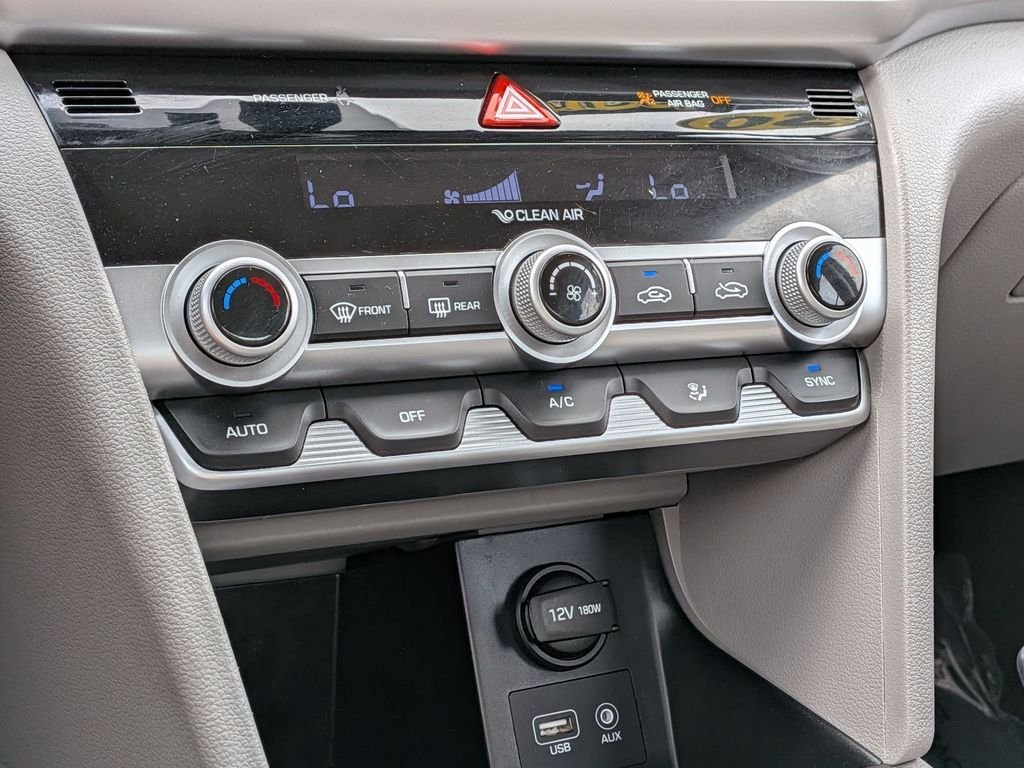 2020 Hyundai Elantra Limited - Photo 18