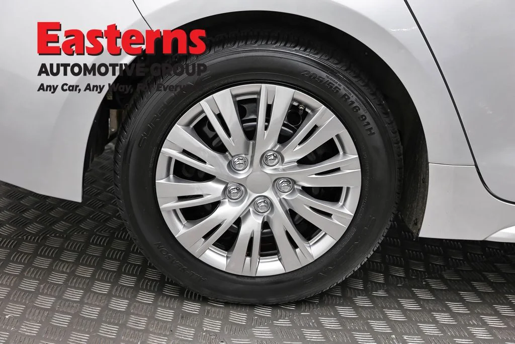 Used 2022 Silver Toyota LE image 29
