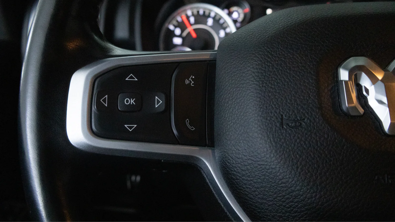 Used 2024 Gray Med Ram Big Horn image 18