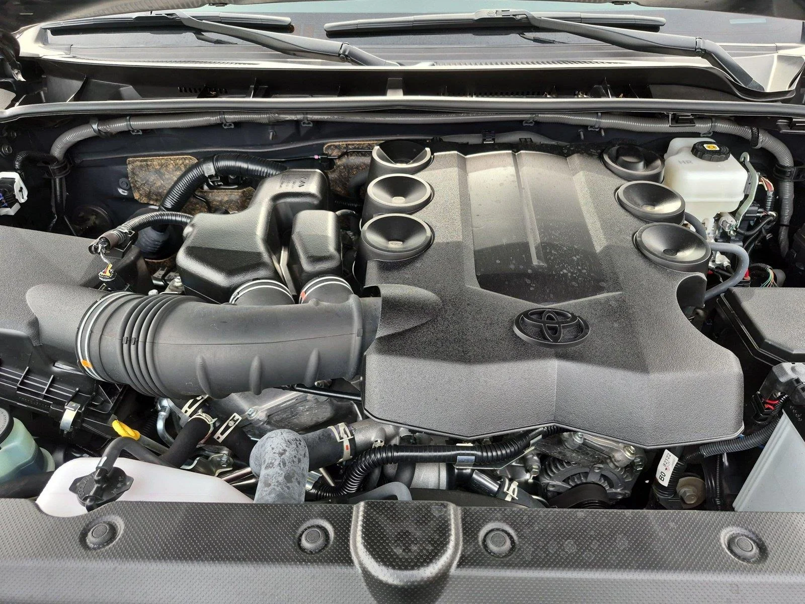 Used 2024 Underground Toyota SR5 Premium image 39