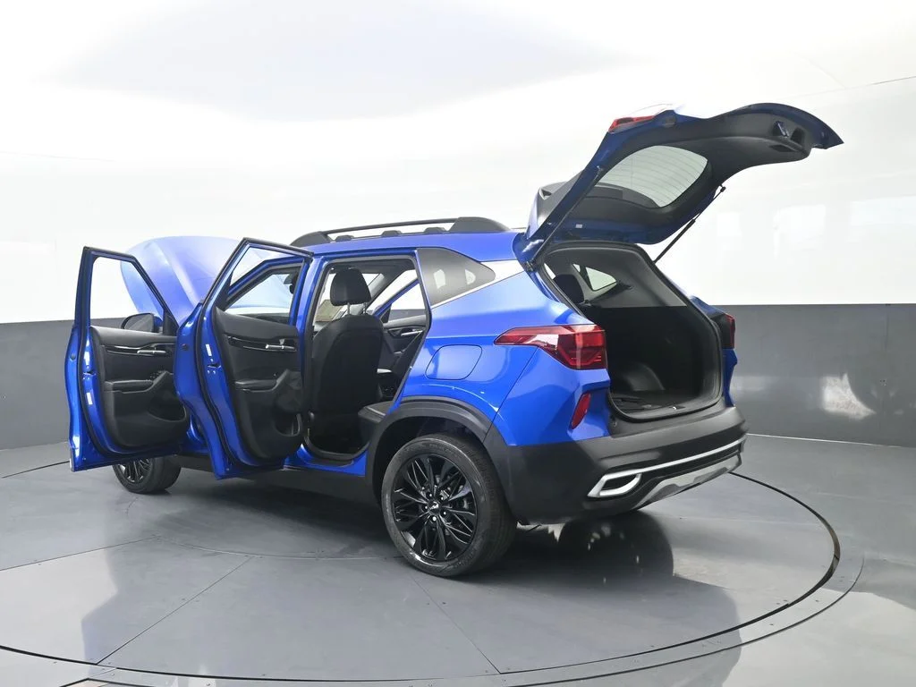 Used 2023 Neptune Blue Kia Nightfall image 73