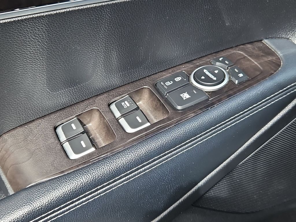 Used 2017 Titanium Silver Kia LX image 11