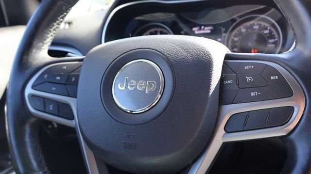 Used 2019 Blue Jeep Latitude Plus image 8