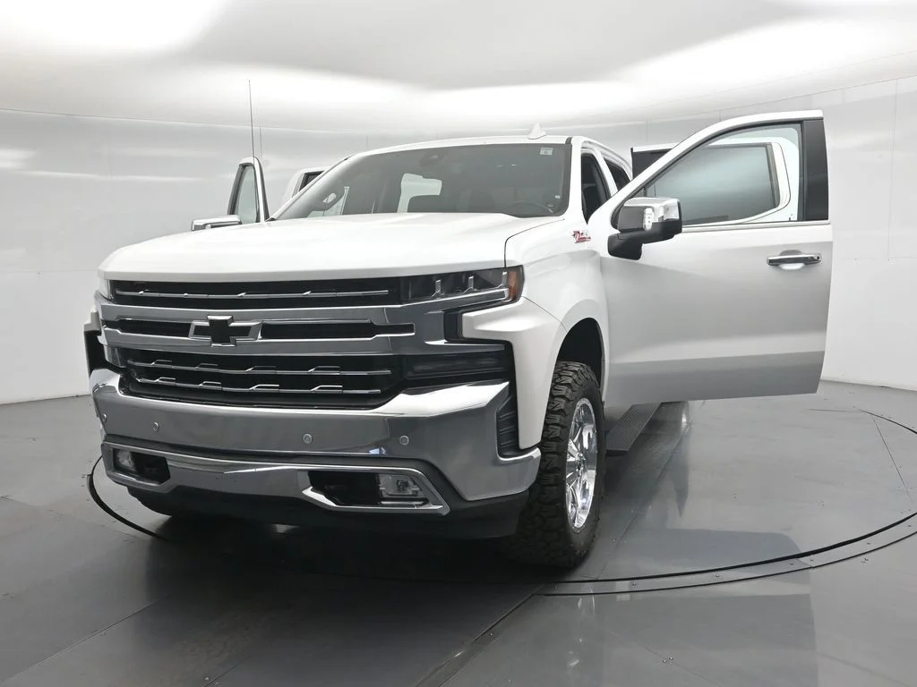 Used 2019 Beige Chevrolet LTZ image 29