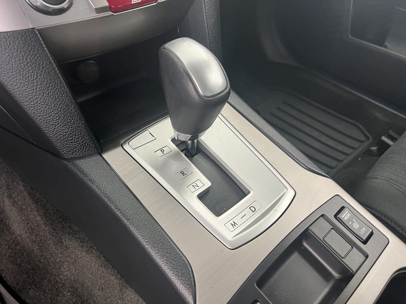Used 2014 Ice Silver Metallic Subaru 2.5i Premium image 18