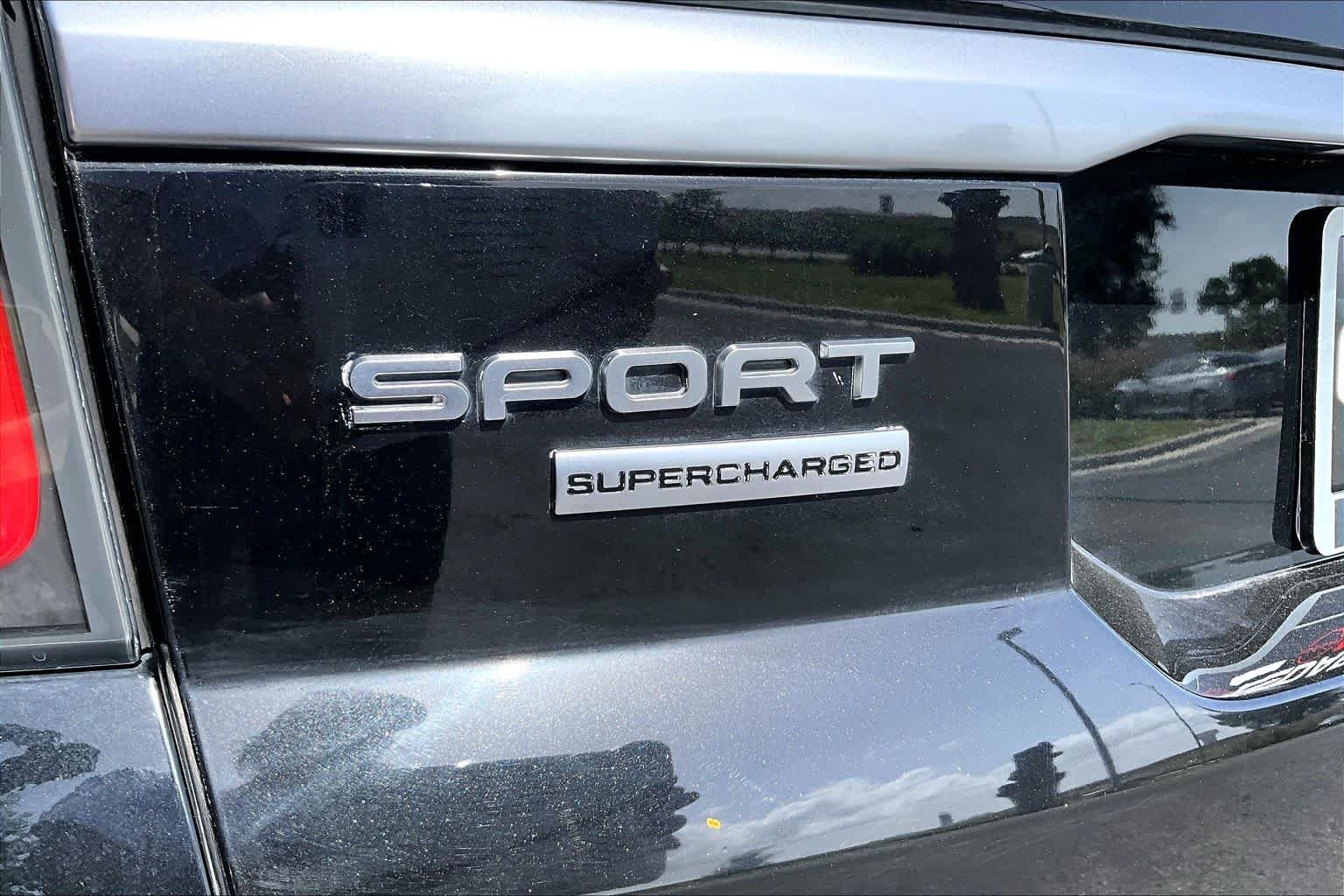 Used 2019 Borealis Black Metallic Land Rover Dynamic image 10