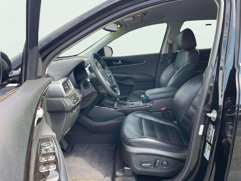 Used 2019 Ebony Black Kia EX image 23