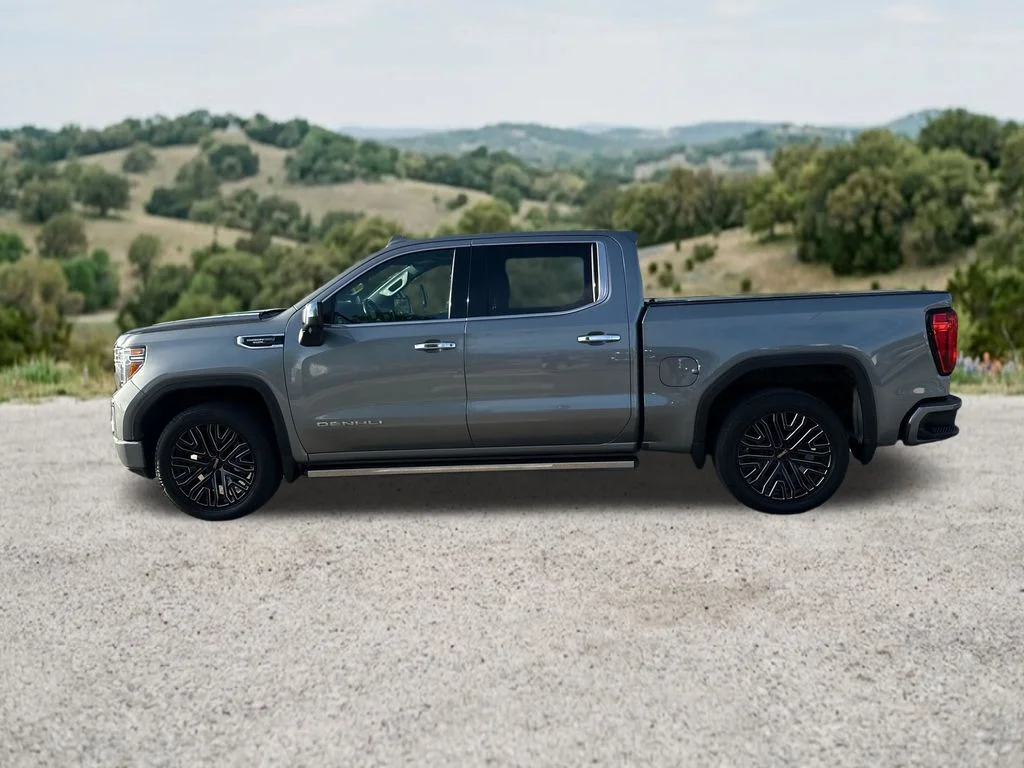 Used 2022 Gray GMC Denali image 5