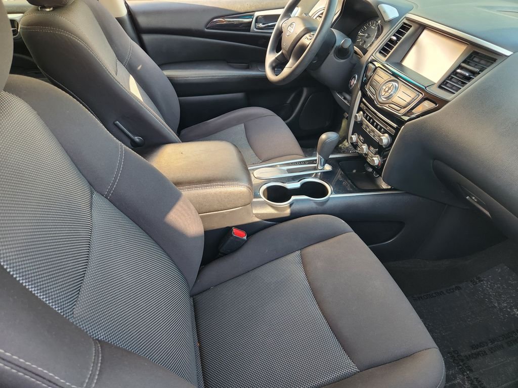 Used 2020 Silver Nissan S image 13