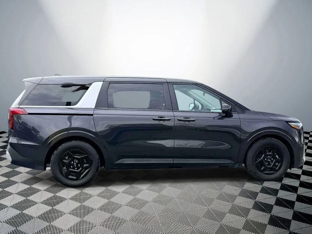 Used 2025 Gray Kia LXS image 6