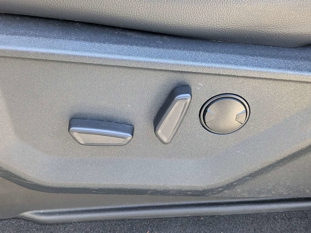 Used 2025 Blue Ford LARIAT image 19