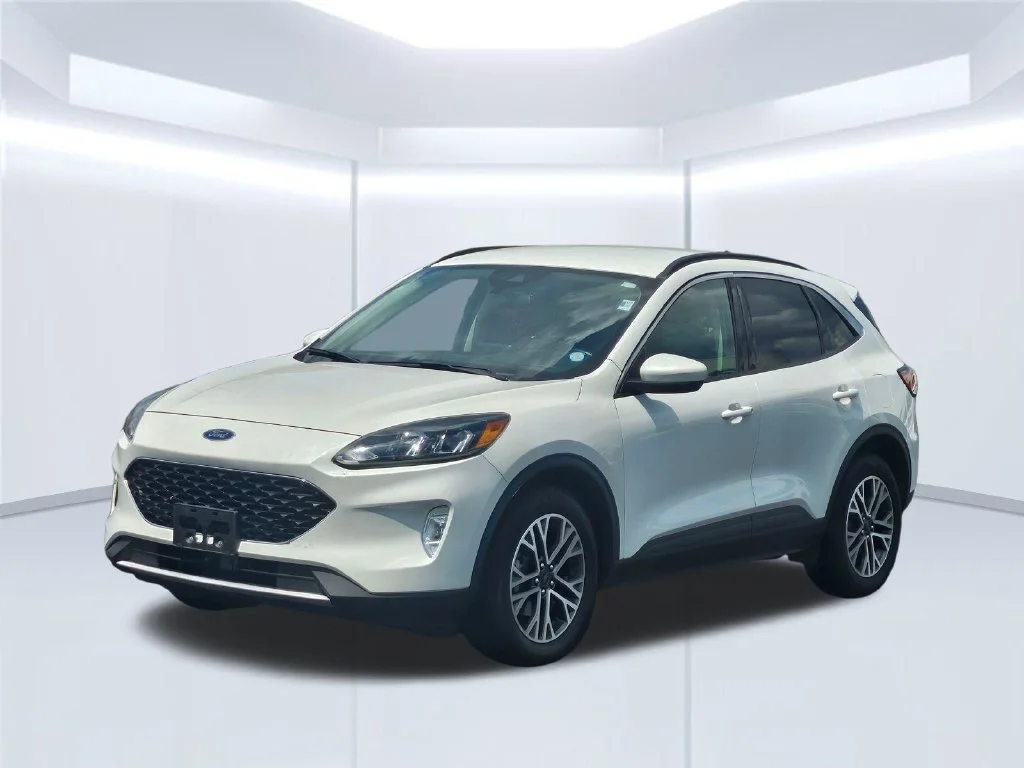 Certified Used 2020 Star White Ford SEL image 2