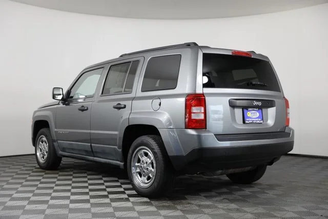 Used 2011 Gray Jeep Sport image 21