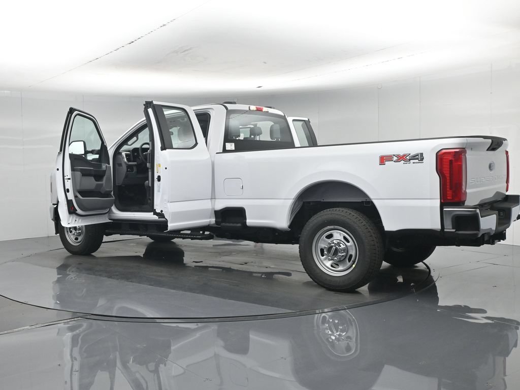 New 2026 Oxford White Ford XL image 32