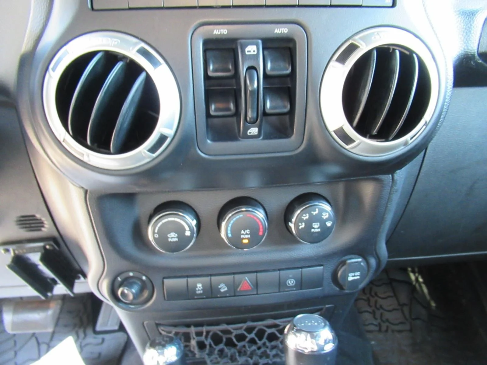 Used 2017 White Jeep Unlimited Sahara image 26