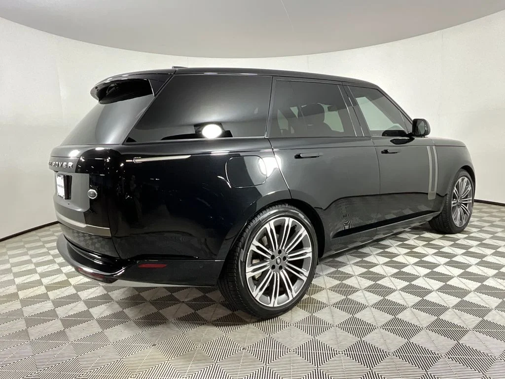 Used 2023 Black Land Rover SE image 4