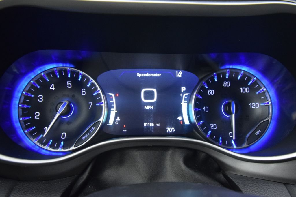 Used 2022 Gray Chrysler Touring L image 15