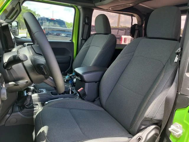 Used 2025 Green Jeep Sport S image 14