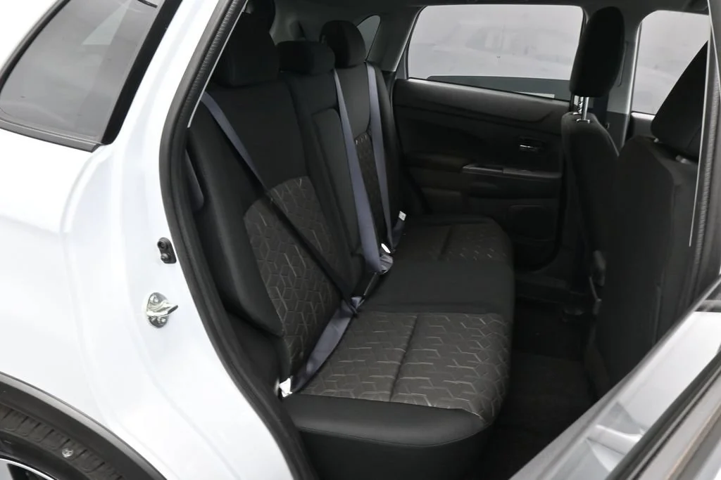 New 2027 White Diamond Mitsubishi 2.0 ES 2WD image 32