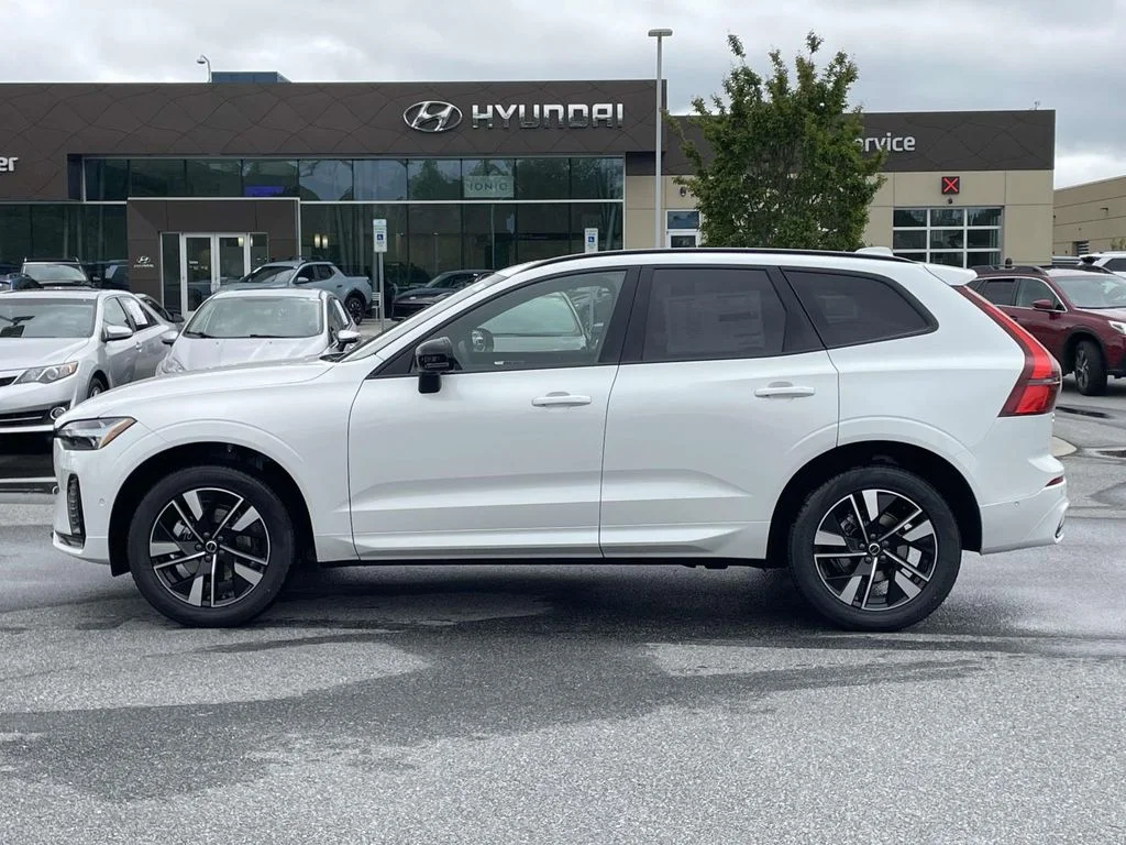 New 2026 Crystal White Metallic Volvo Plus image 25