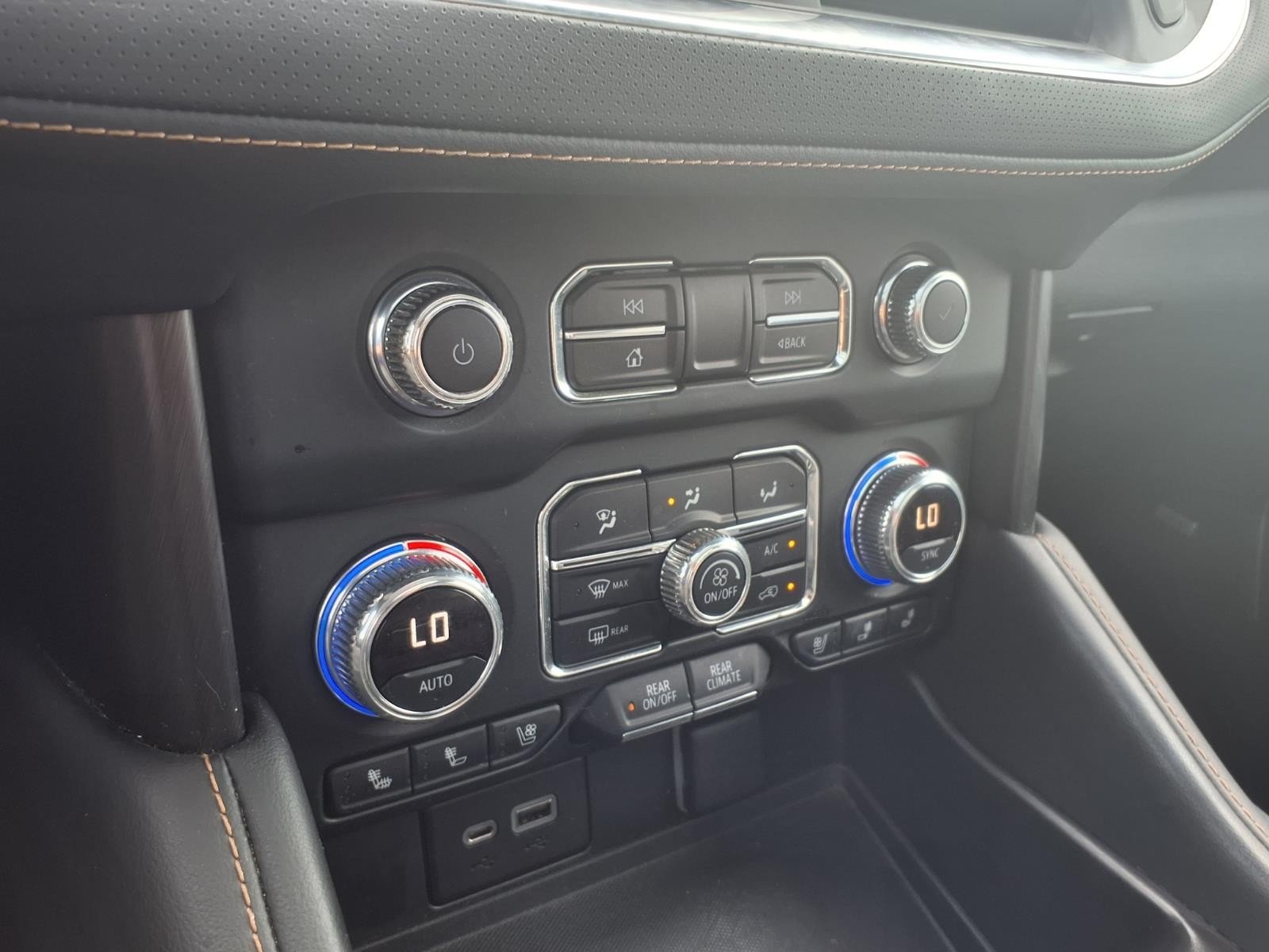 2022 GMC Yukon photo 26 of 28