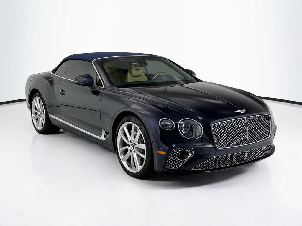 Used 2021  Bentley V8 image 11