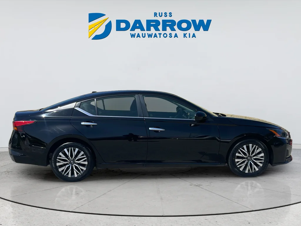 Used 2024 Black Nissan 2.5 SV image 6