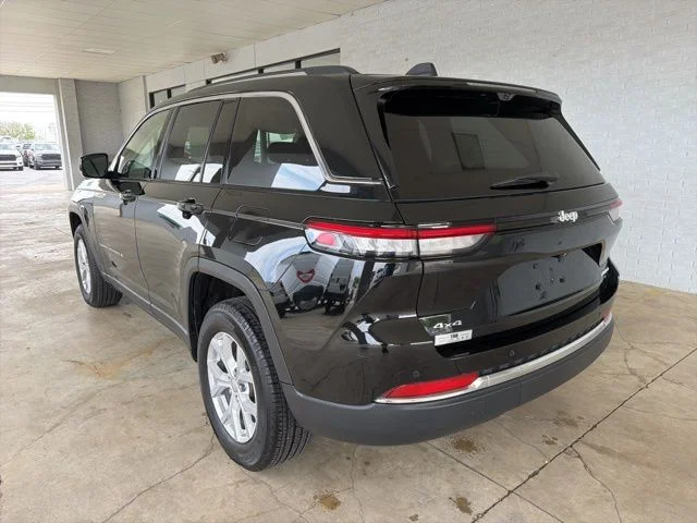 Used 2023 Black Jeep Limited image 3