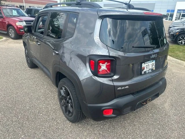 Used 2017 Gray Jeep Latitude image 5