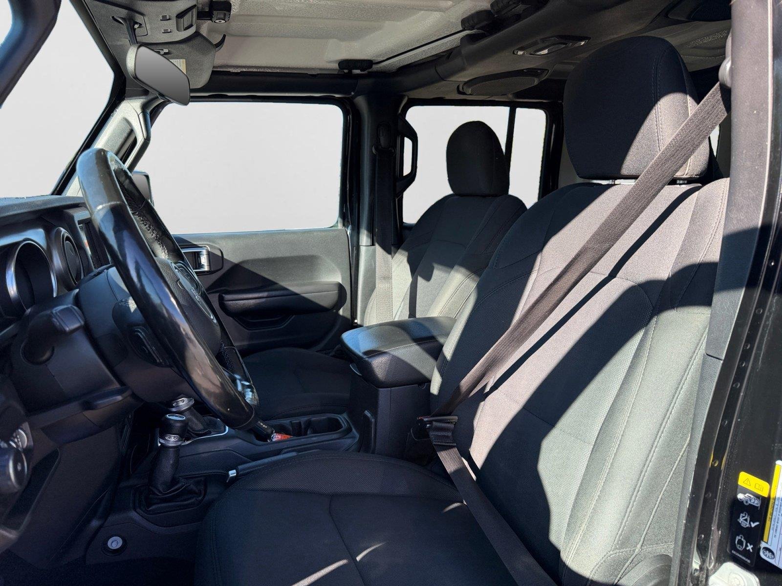 1C4HJXDG2LW242550