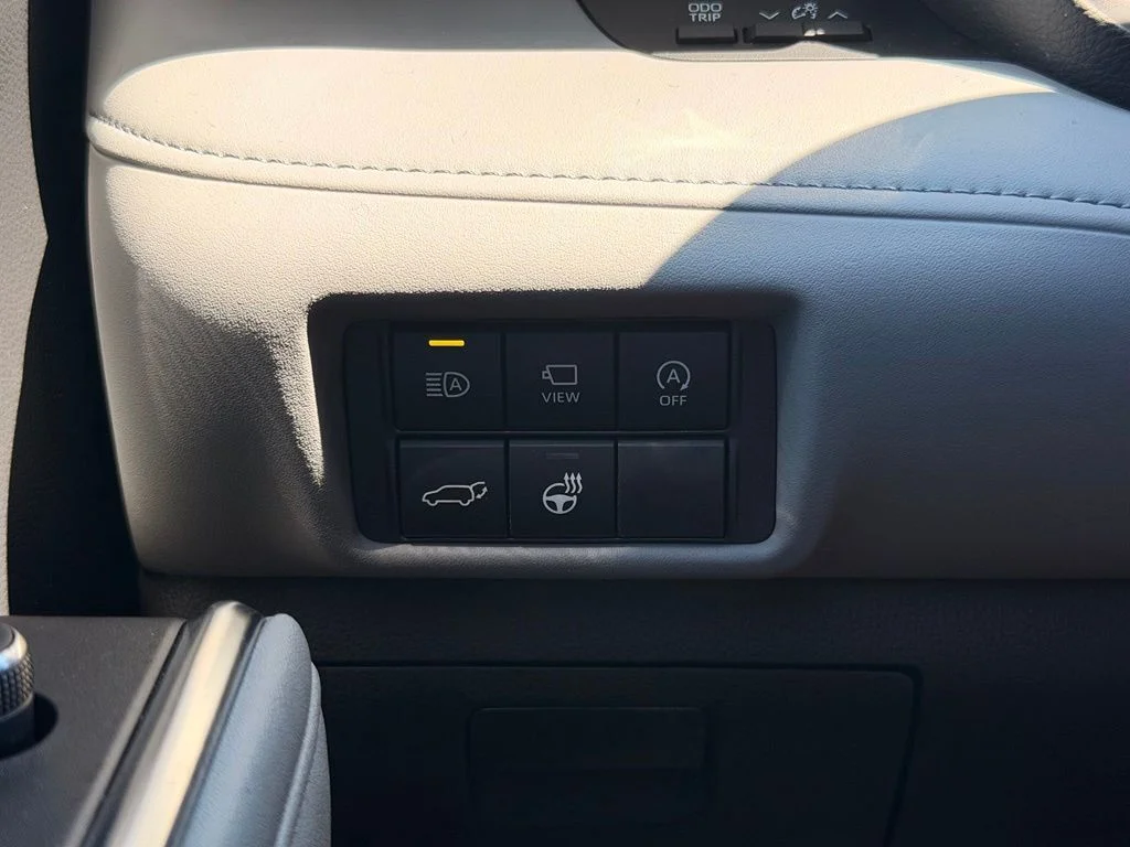 Used 2023 Silver Toyota Platinum image 31