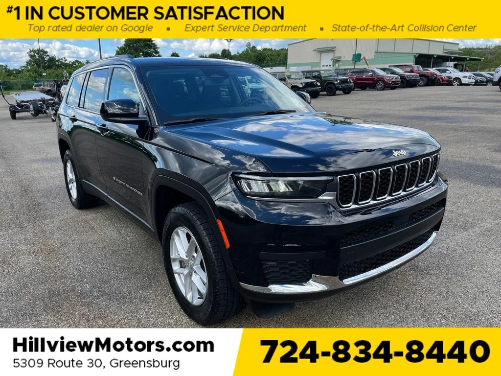 Certified Used 2023 Diamond Black Jeep Laredo image 9