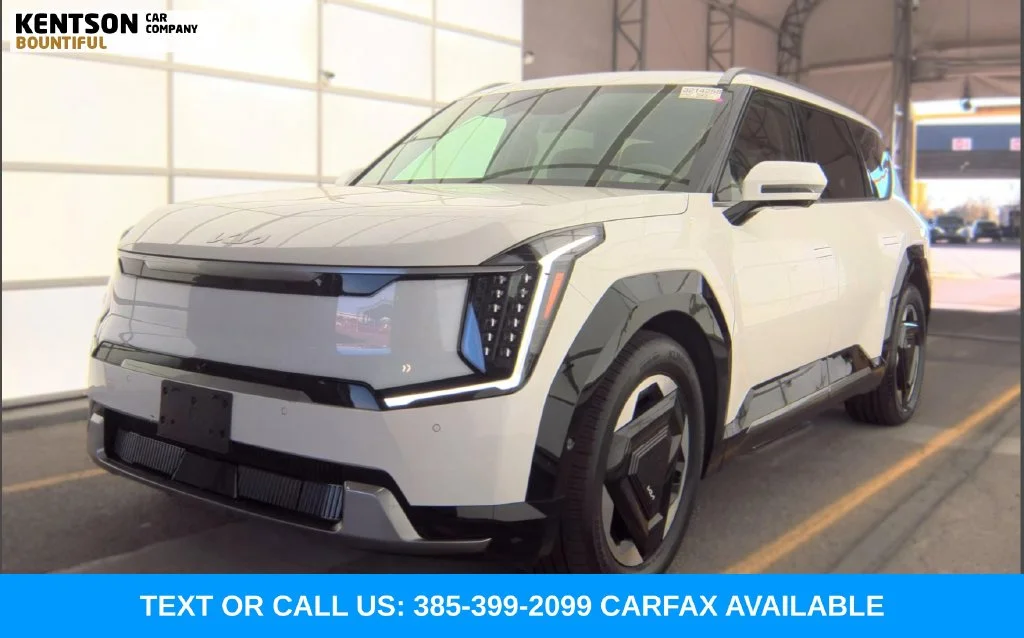 Used 2024 White Kia Land image 1