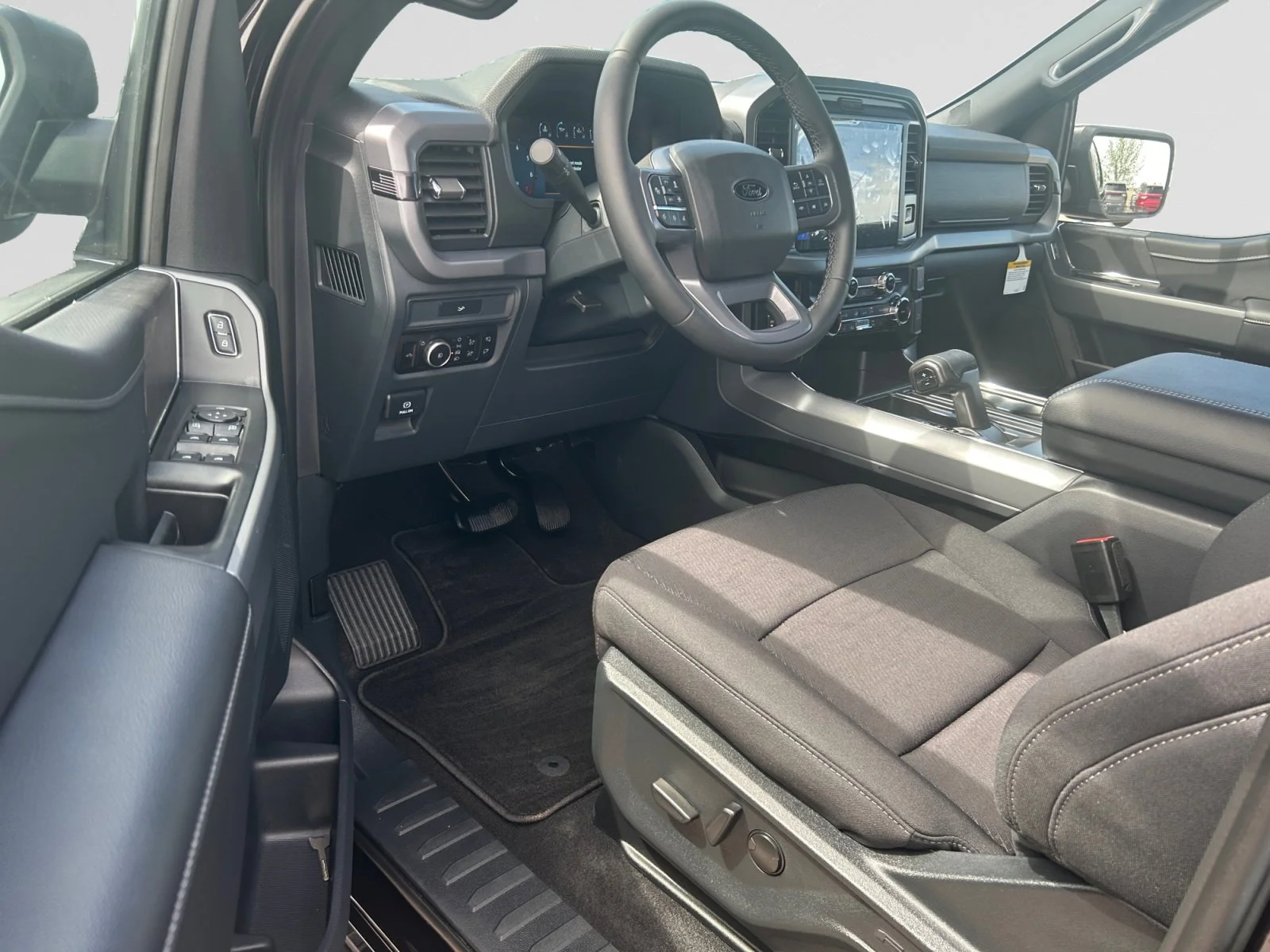 New 2026 Agate Black Metallic Ford XLT image 13