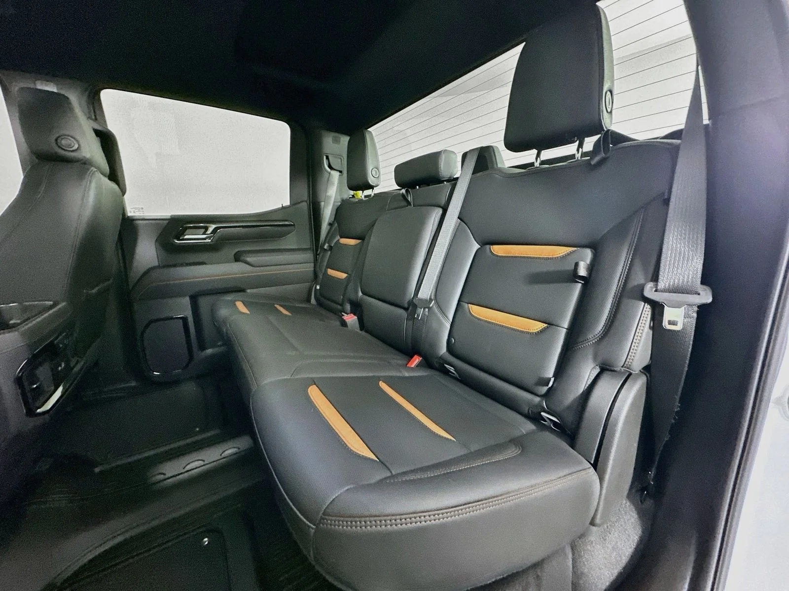 Used 2025 Summit White GMC AT4 image 26