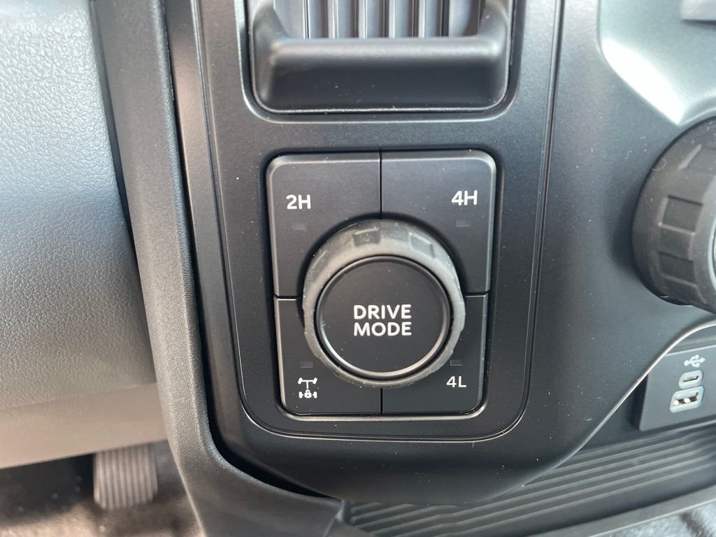 New 2026 Oxford White Ford F-250® XL image 19