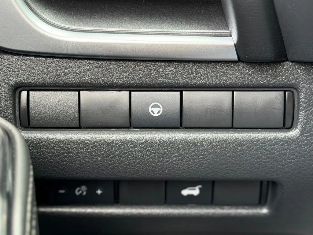 Used 2021 Gray Nissan SV image 22