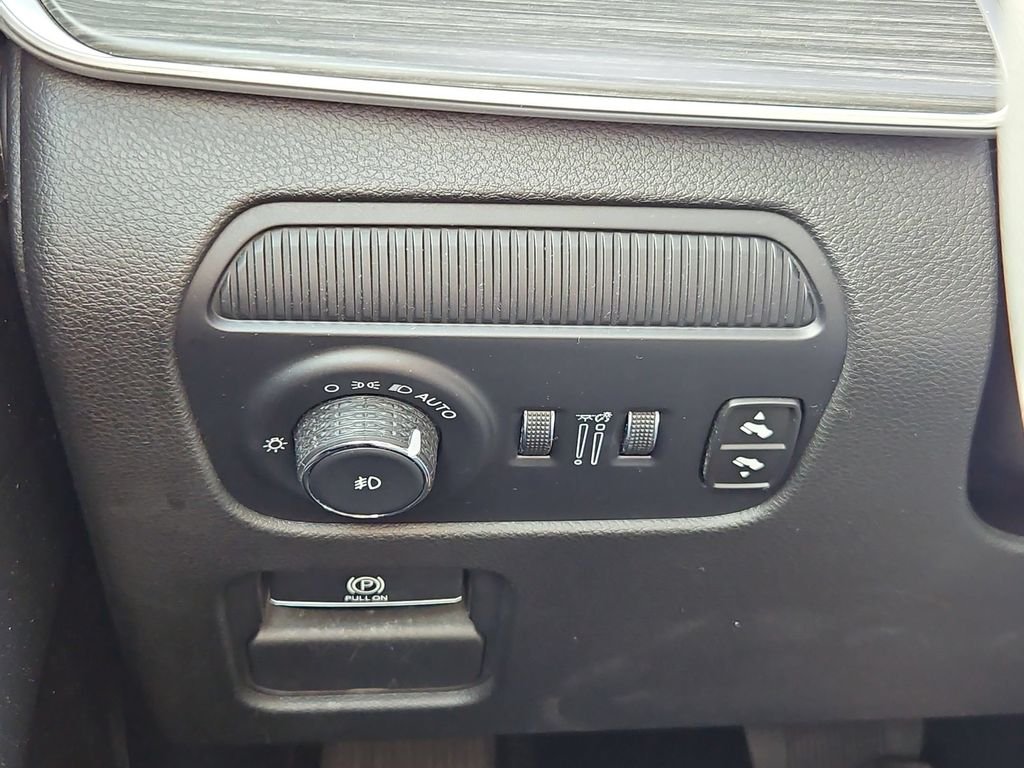 Certified Used 2024 Gray Metallic Jeep Series II image 18
