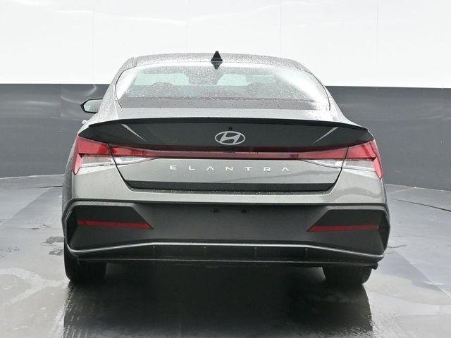 New 2026 Gray Hyundai SEL Sport Plus image 2