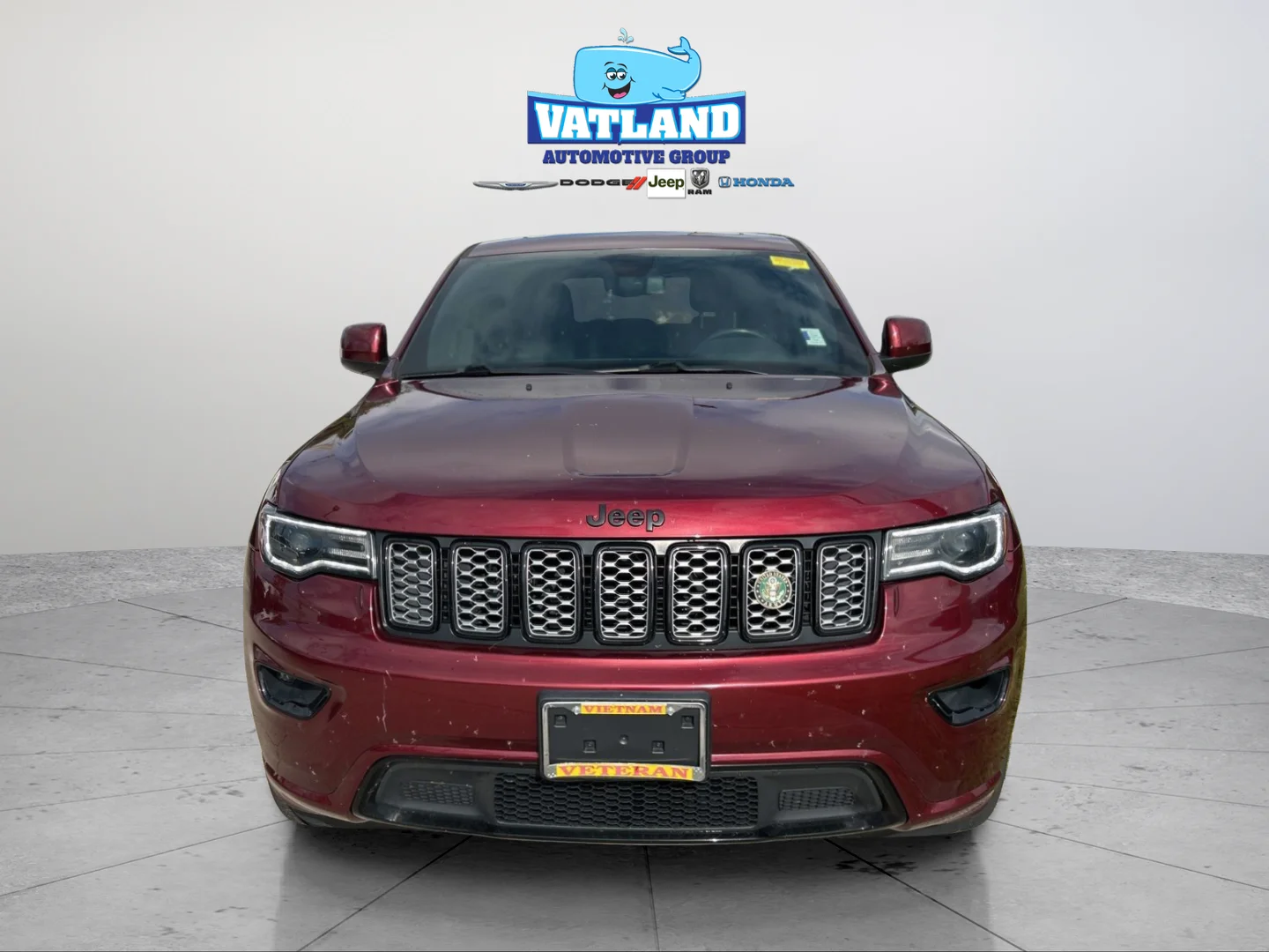 Used 2020 Velvet Jeep Altitude image 8