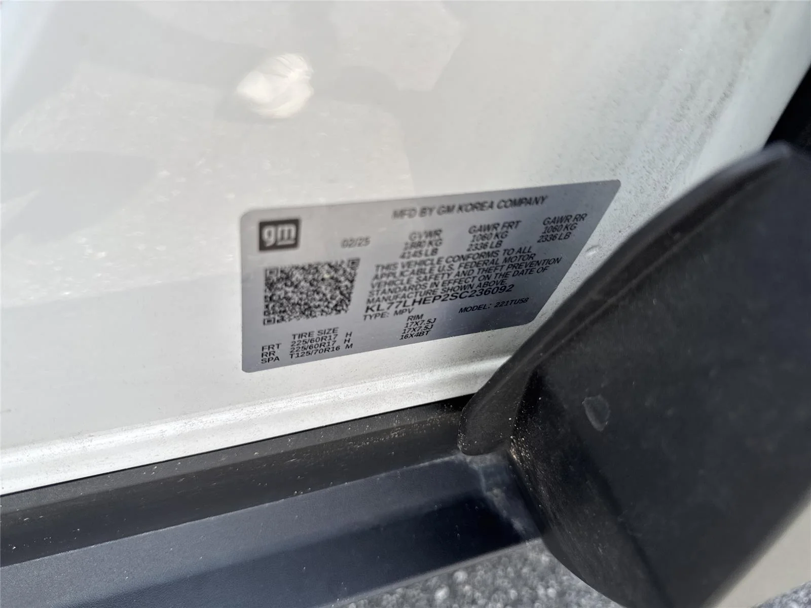 Used 2025 Summit White Chevrolet LT image 36