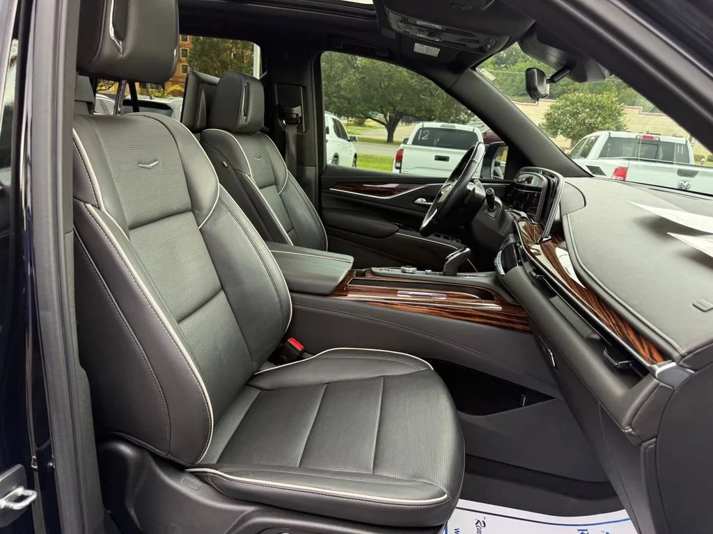Used 2021 BLACK RAVEN Cadillac Premium Luxury image 11