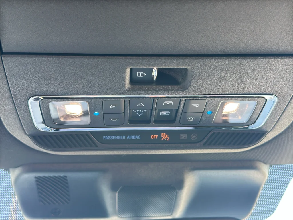 Used 2025 Space White Metallic Ford Raptor image 30