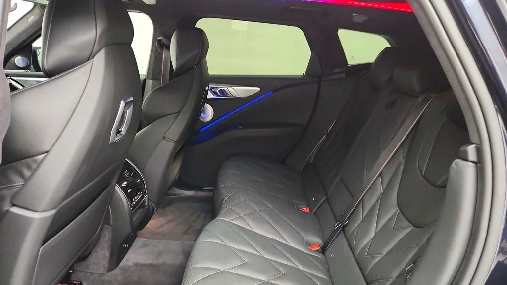 Used 2025 Carbon Black Metallic BMW SAV w/ Bowers & Wilkins Diamond Surround Sound image 23