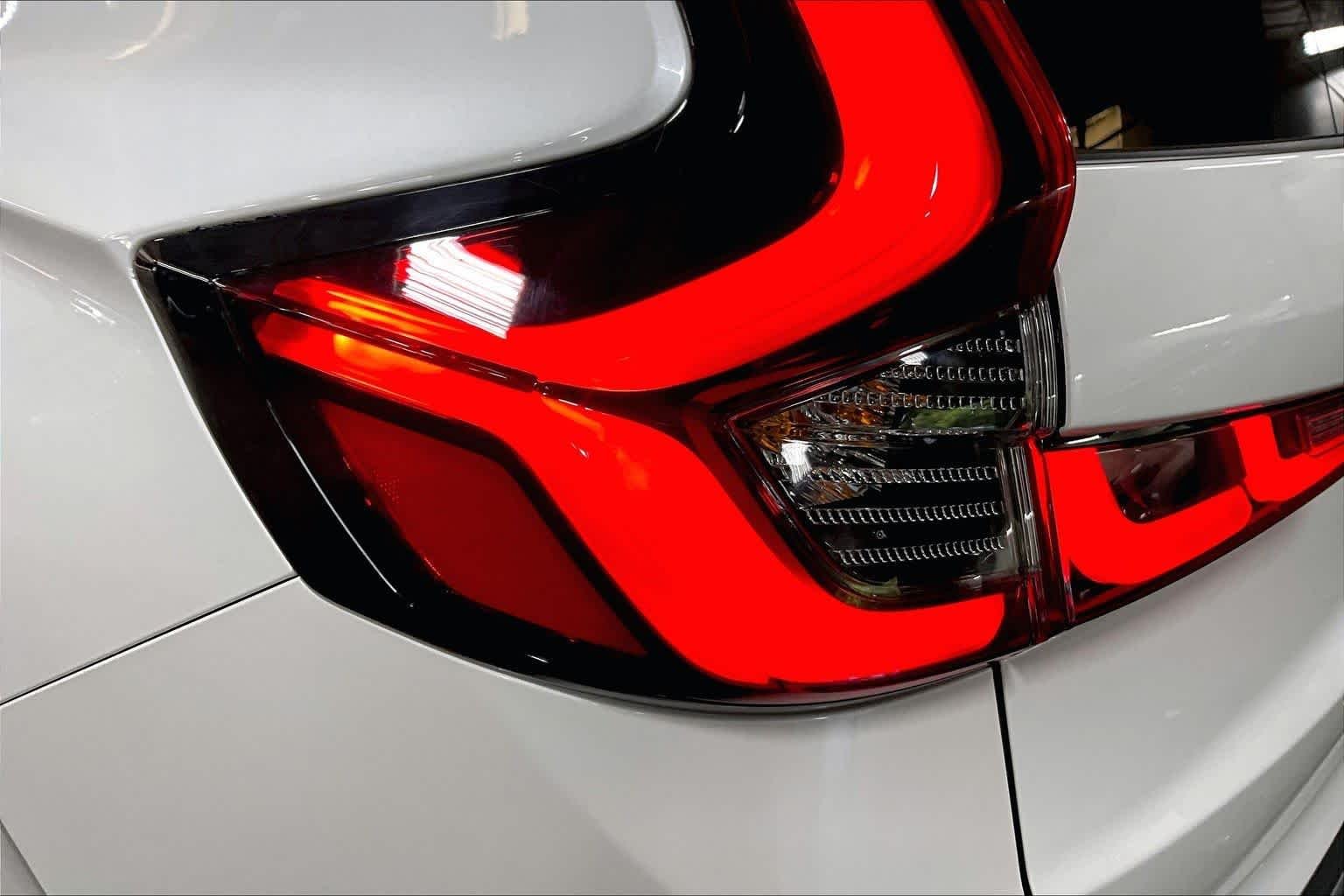 Used 2025 Platinum White Pearl Honda EX image 25