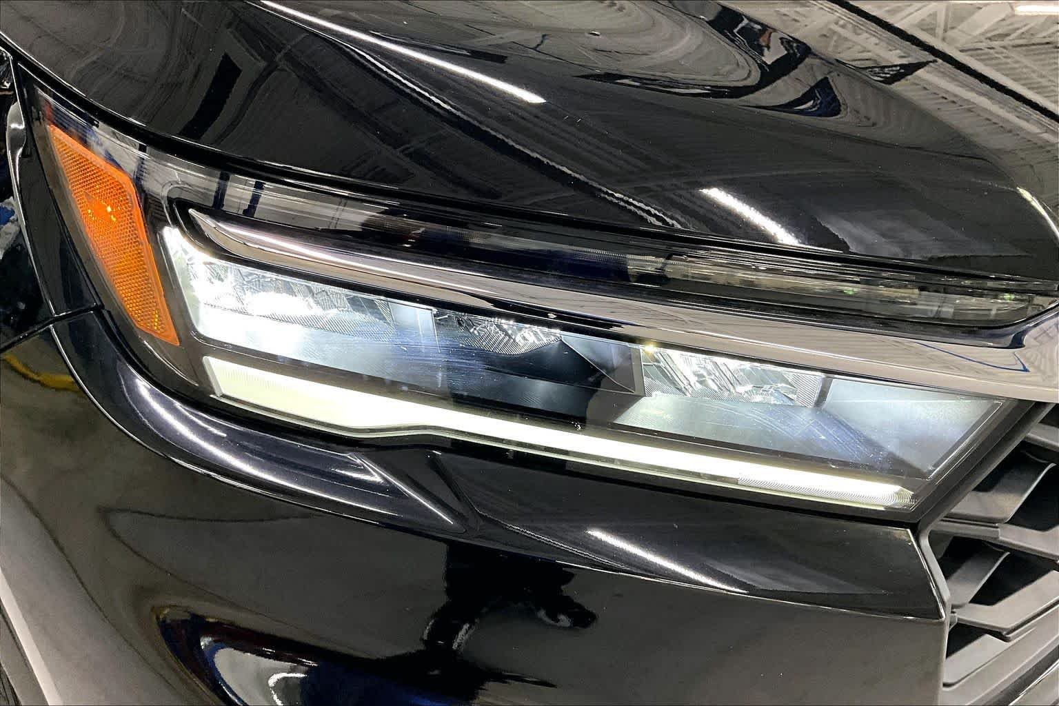 Used 2025 Crystal Black Pearl Honda EX-L image 26