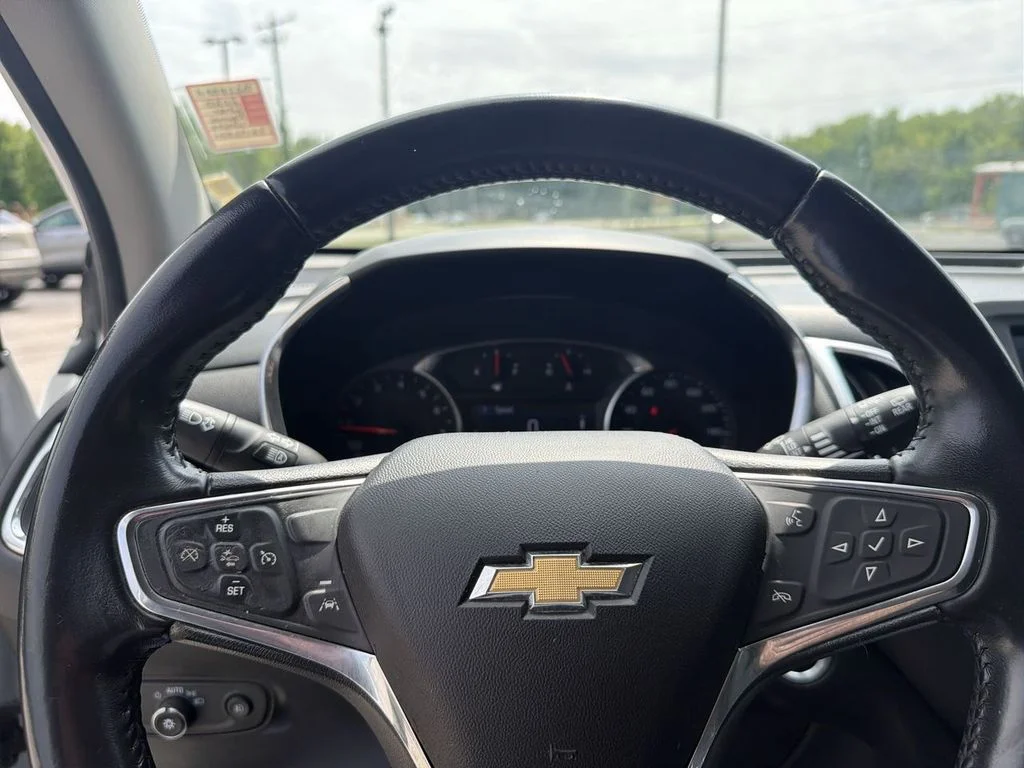 Used 2020 White Chevrolet LT image 11