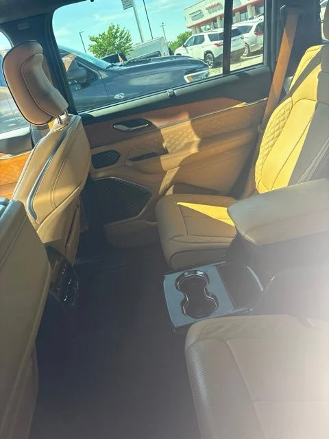 Used 2023 Black Jeep Summit image 4